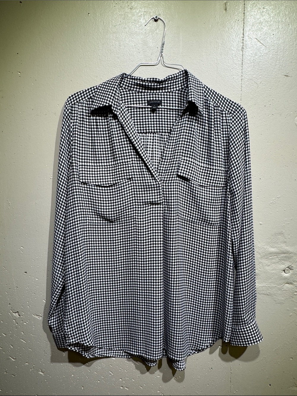 Ann Taylor Black & White Gingham Button-Up